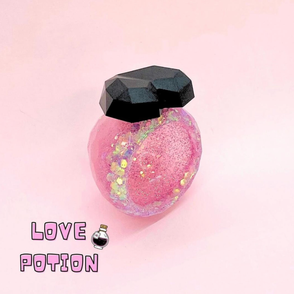 LOVE POTION Jumping Spider Hide