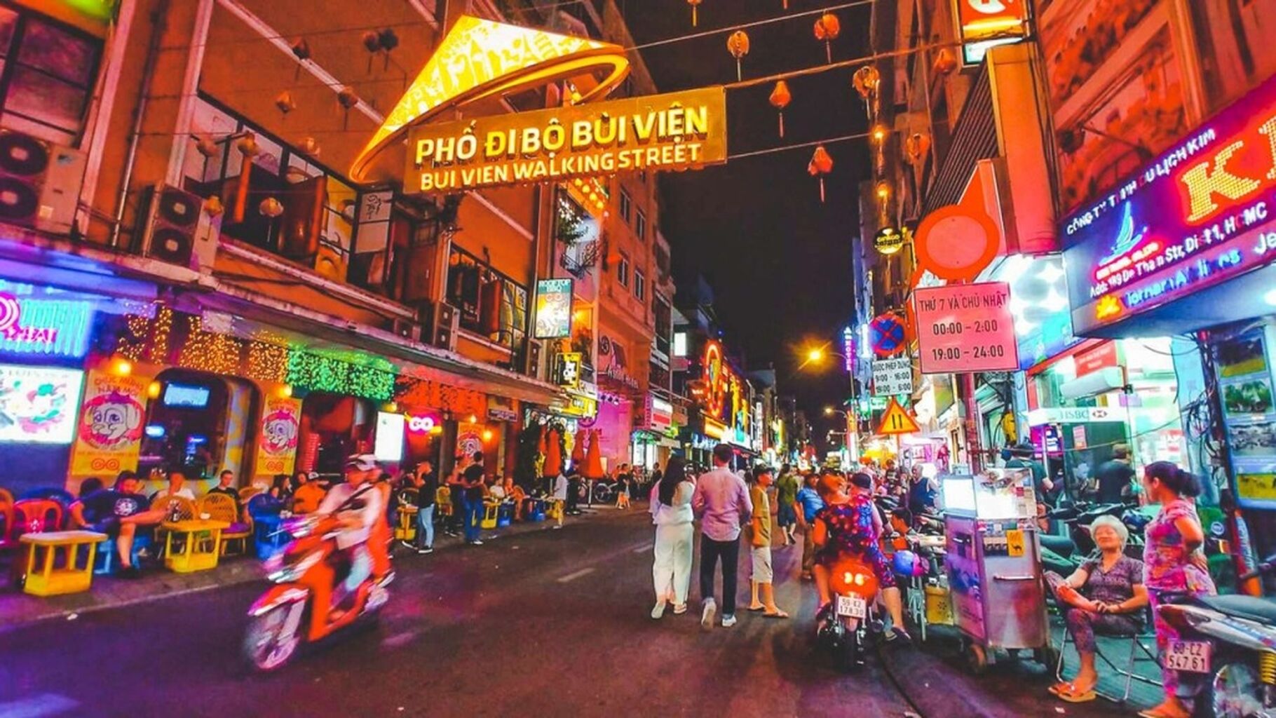 Saigon Nightlife Hopping Tour