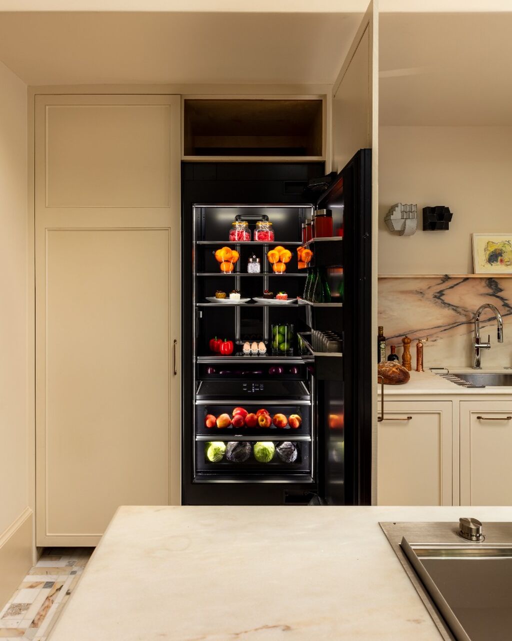 45 Modern Kitchens That Make Some Seriously Bold Design Moves
