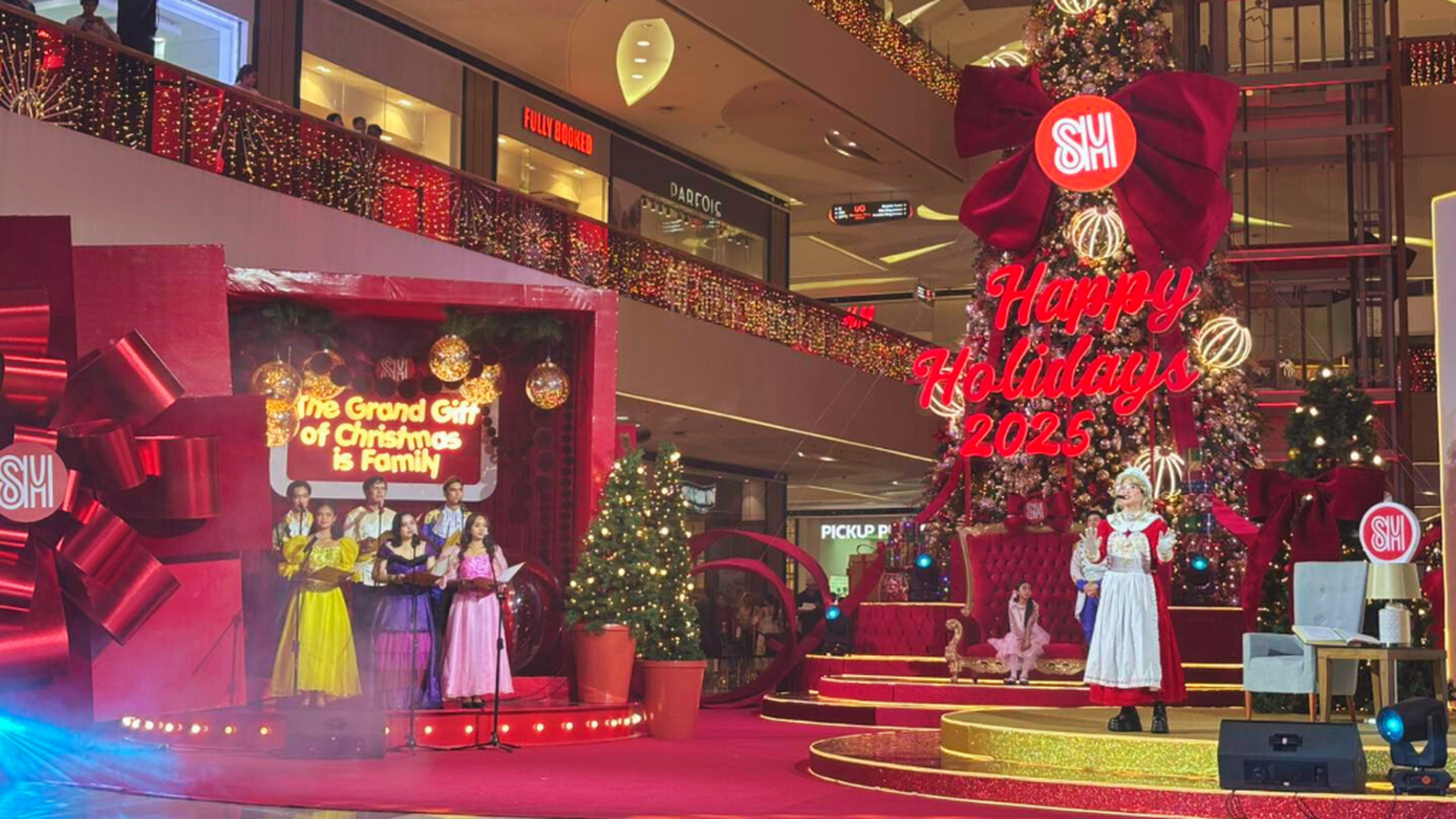 SM Seaside City Cebu unwraps the grand gift of Christmas in the Visayas