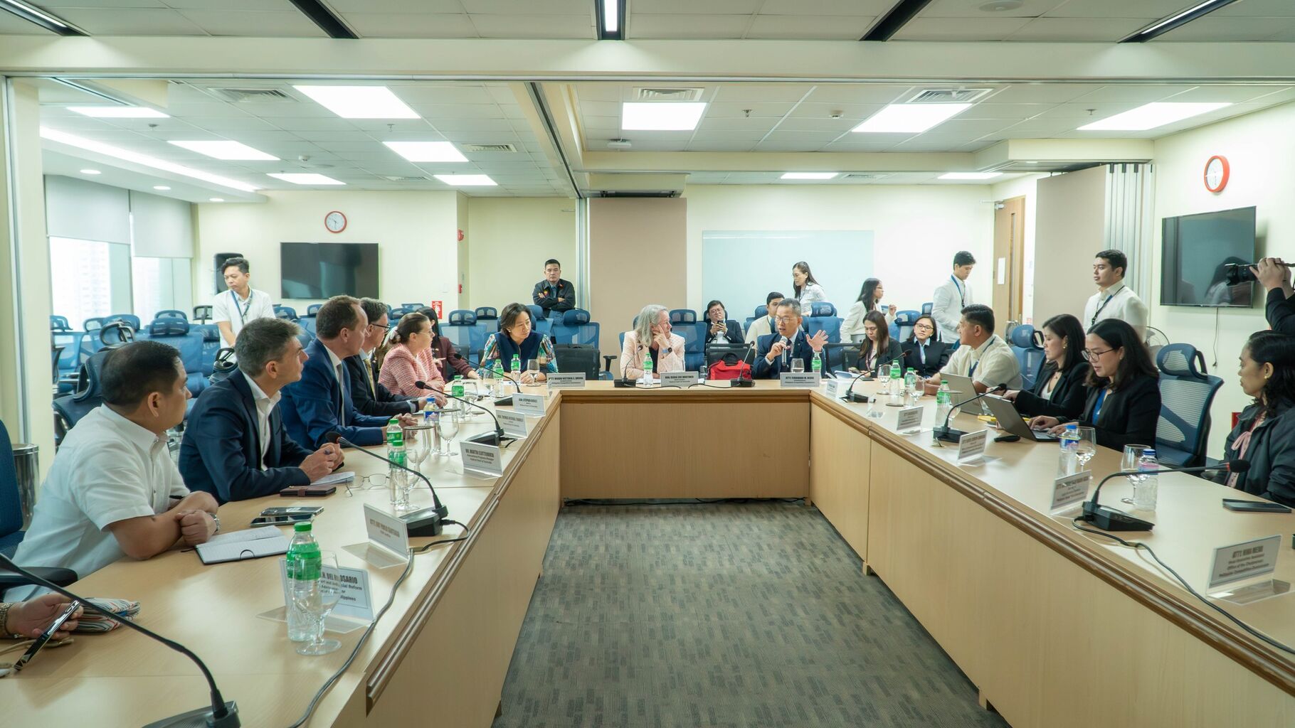 Federal Court of Australia Justices Hold Knowledge Exchange with PCC, Academe