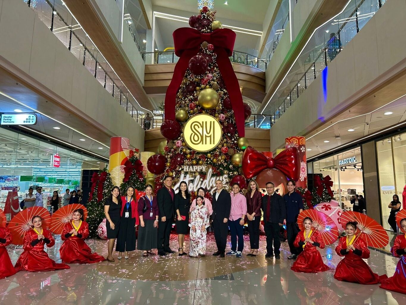SM J Mall&rsquo;s first Tree Lighting: Finding the Heart of Hikari