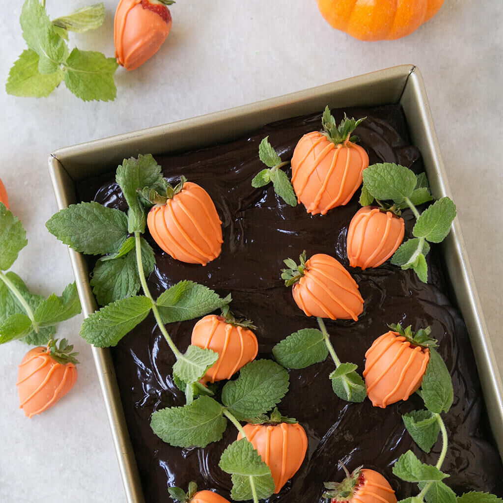 Pumpkin Patch Cake | California Strawberries