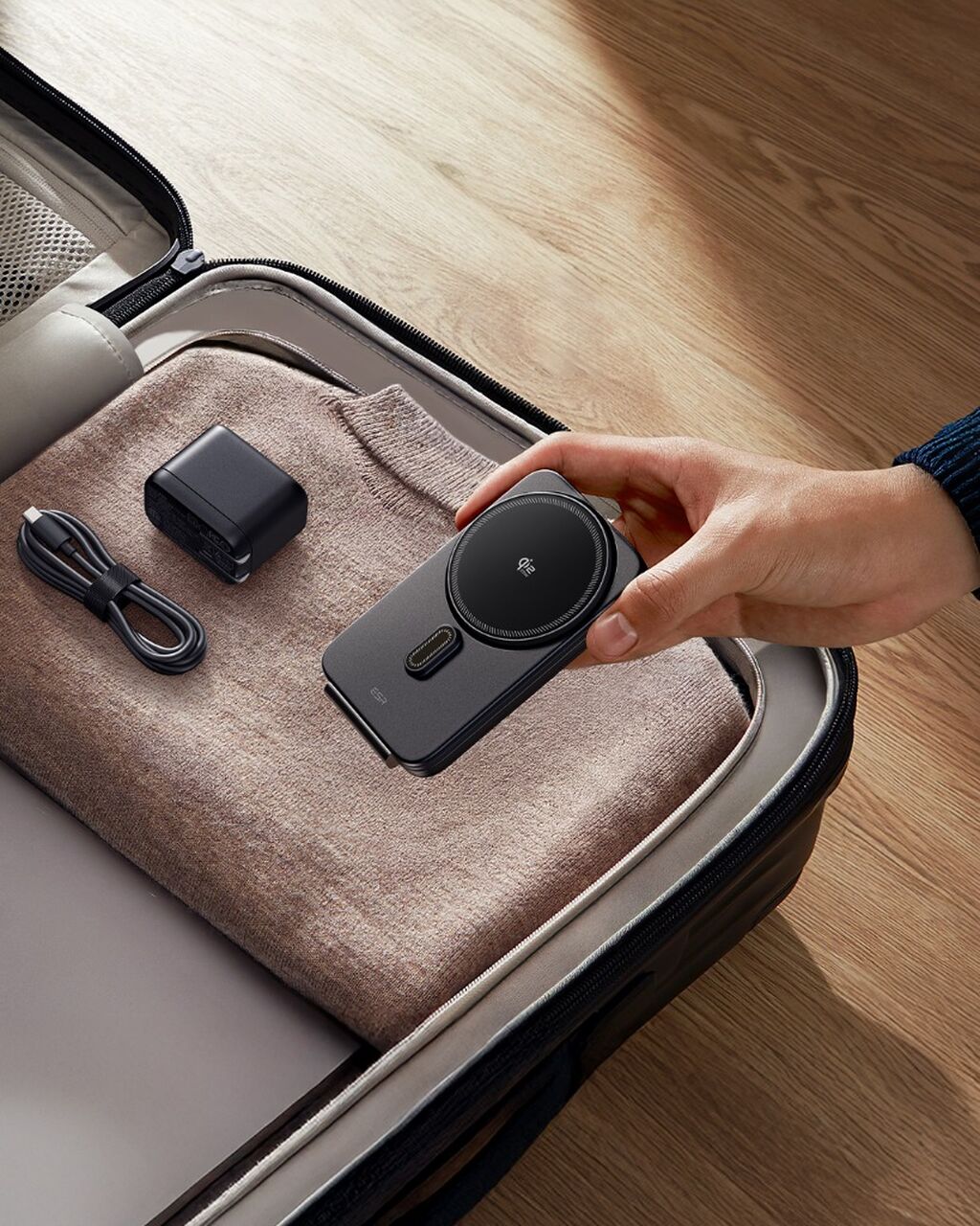 CryoBoost Foldable 3-in-1 Magnetic Charging Station