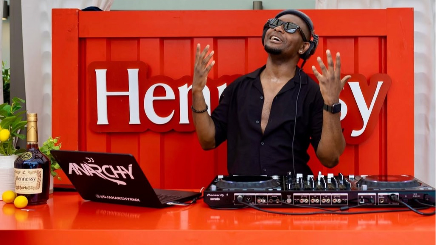 Hennessy Thompson Hotel Rootop pool Party