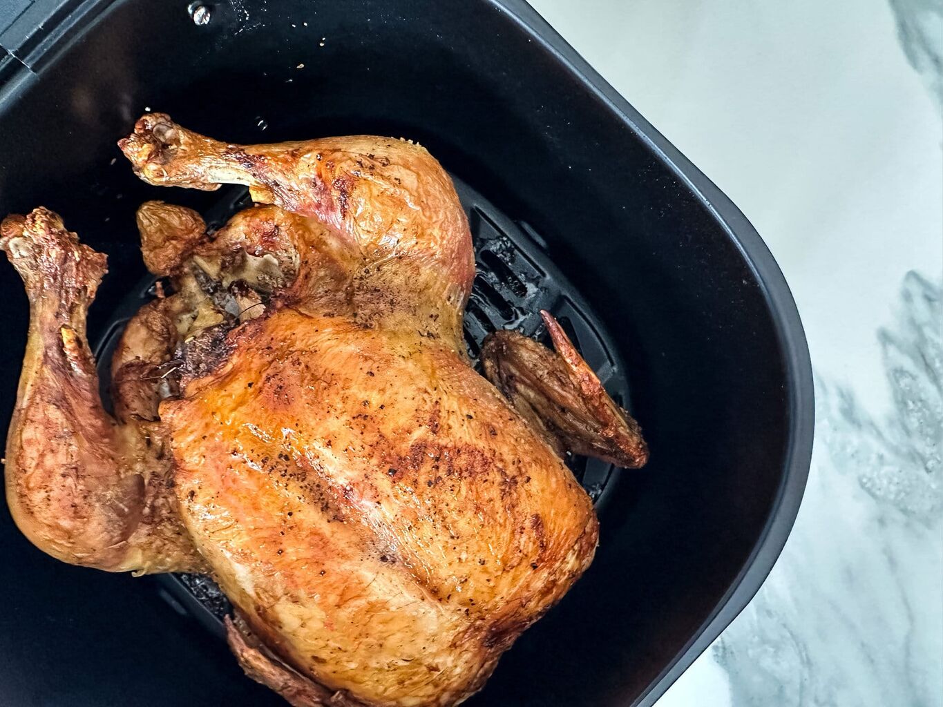 Le parfait poulet entier &agrave; l'air fryer 
