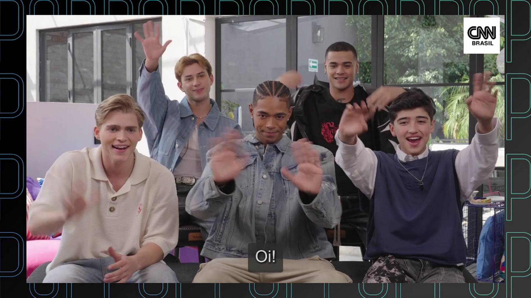 Conhe&ccedil;a a boyband SANTOS BRAVOS | CNN Pop