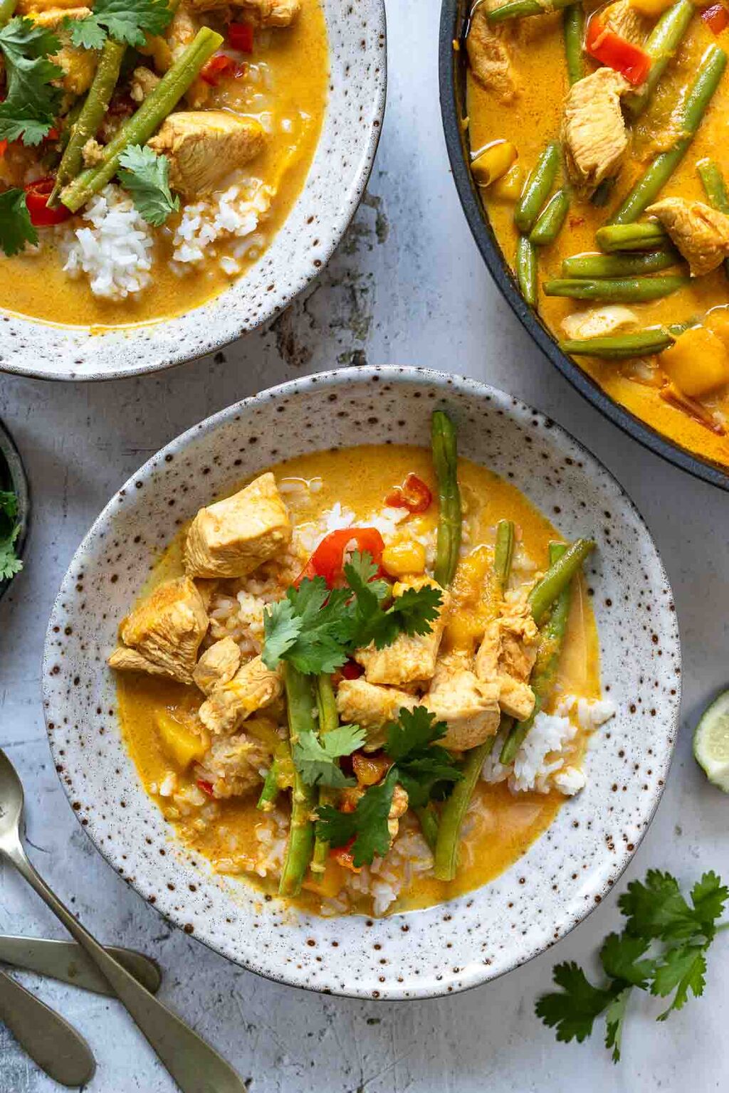 Rotes Thai Curry mit H&auml;hnchen und Mango | Rezept | Elle Republic