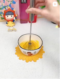 Semi-Automatic Self-Turning Egg Beater