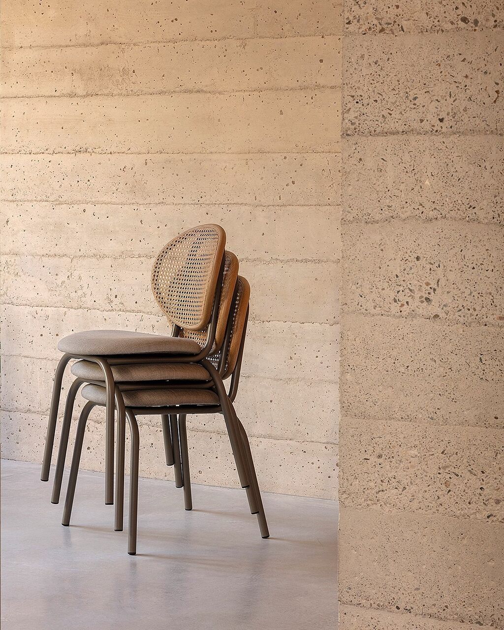 Loop is our take on the classic multipurpose chair. A chair that never grows old