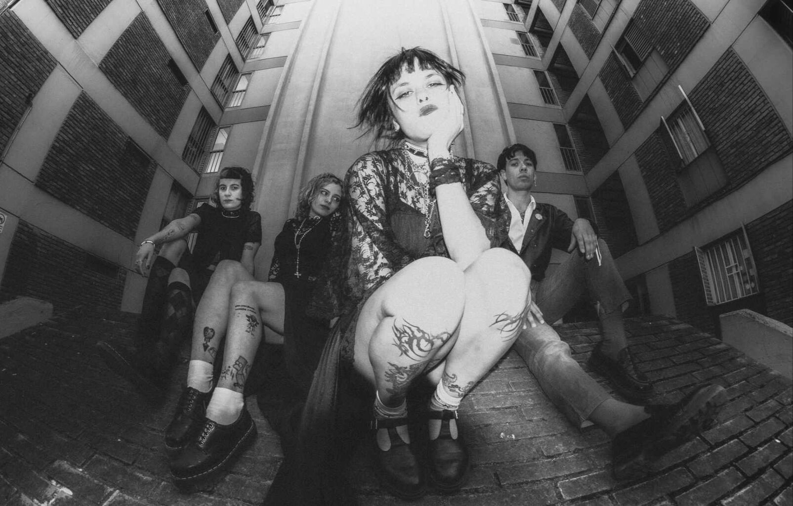 Buenos Vampiros viaja en tiempo y espacio con la Movida Madrile&ntilde;a