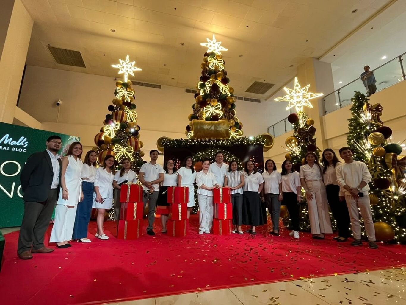 Ayala Malls Central Bloc welcomes the holidays with heart in &ldquo;Season&rsquo;s Giftings&rdquo;