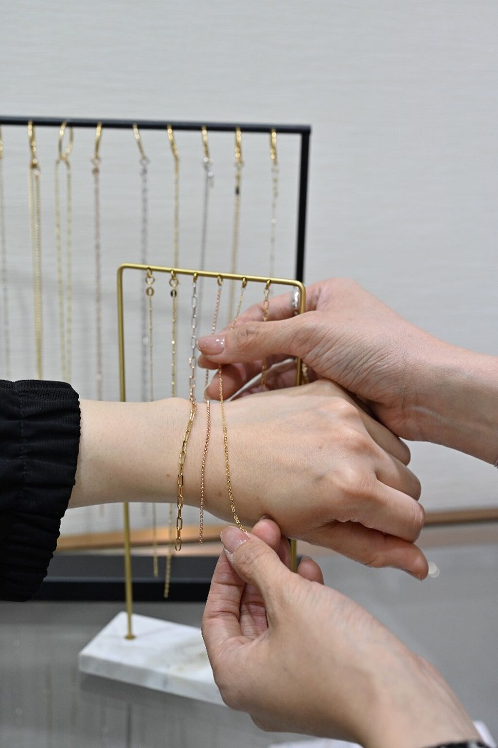 Book to get permanent jewelry ! 🔗