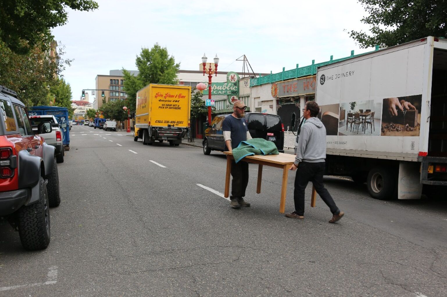 Coming Together on Giving Tuesday: A Communal Table for CityTeam&rsquo;s New