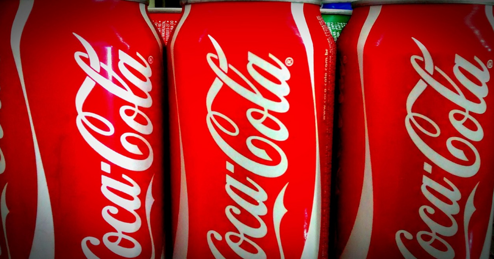 People Are Spotting a &lsquo;Hidden Detail' in the Coca-Cola Logo
