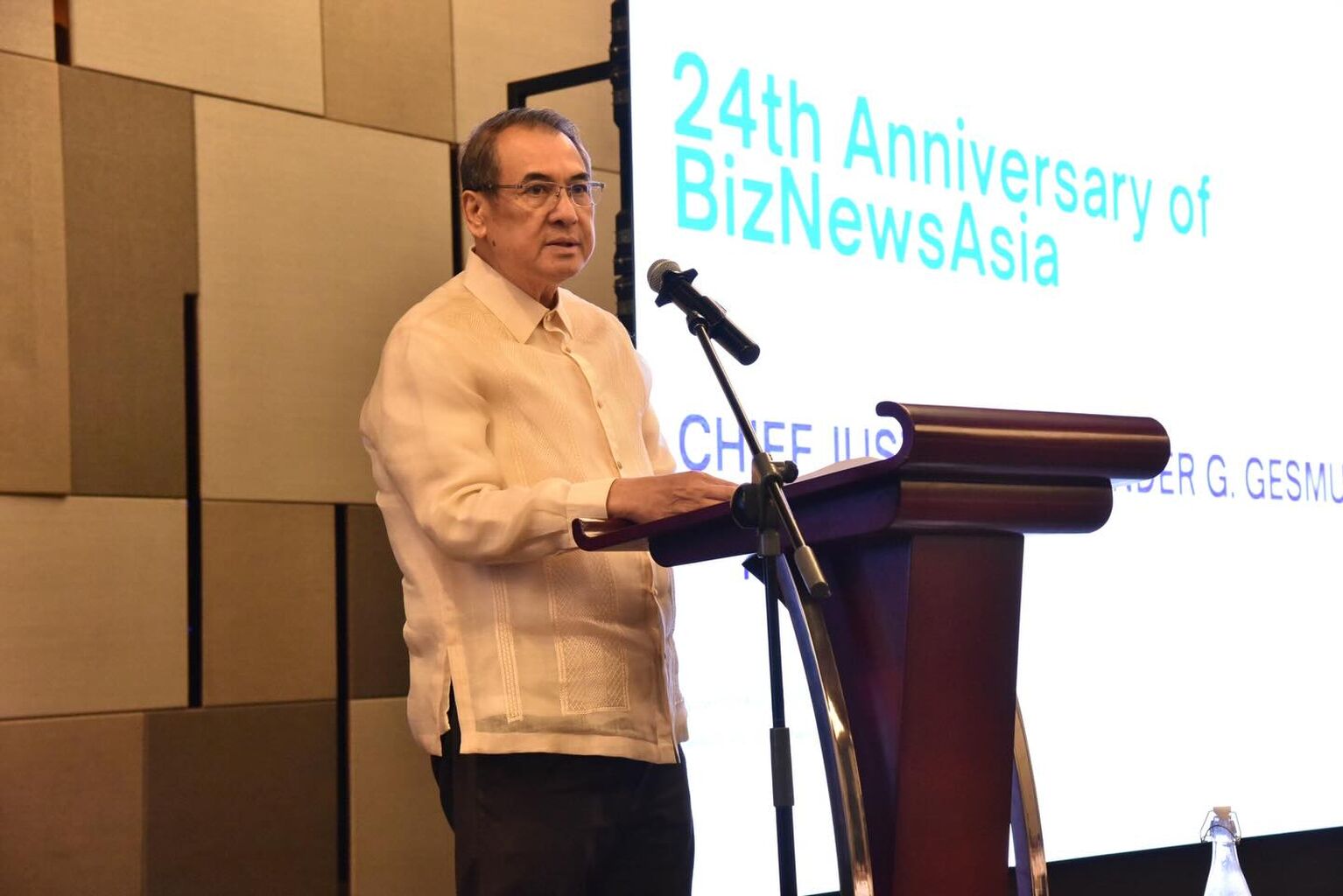 Chief Justice Gesmundo Receives Judicial and Public Service Excellence Award; Highlights Role of Press in Democratic Society