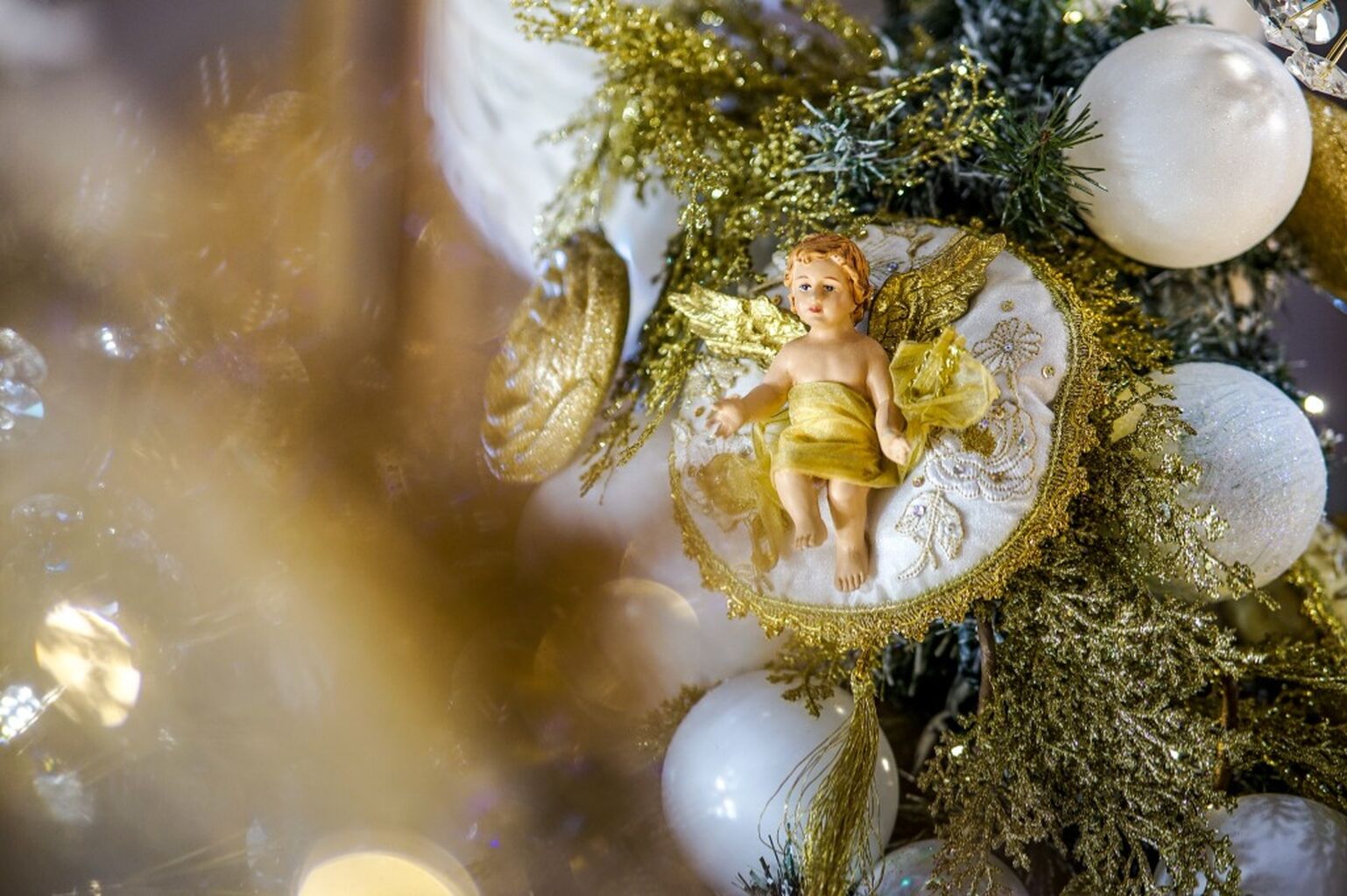 Sparkle and Resilience: How This Year&rsquo;s Christmas Trees Became Bastions of Hope