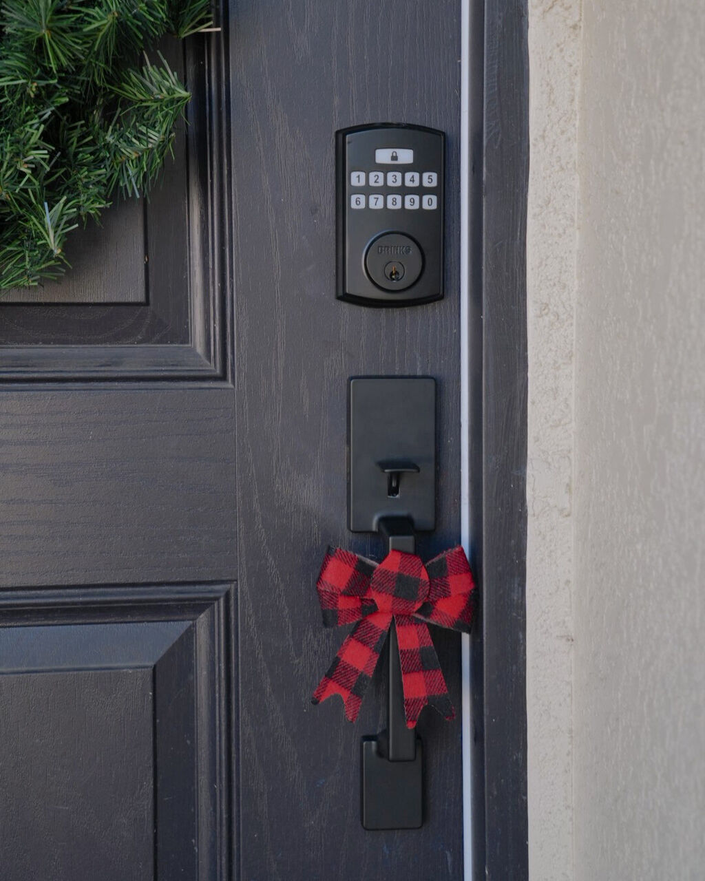 Contemporary Handleset
