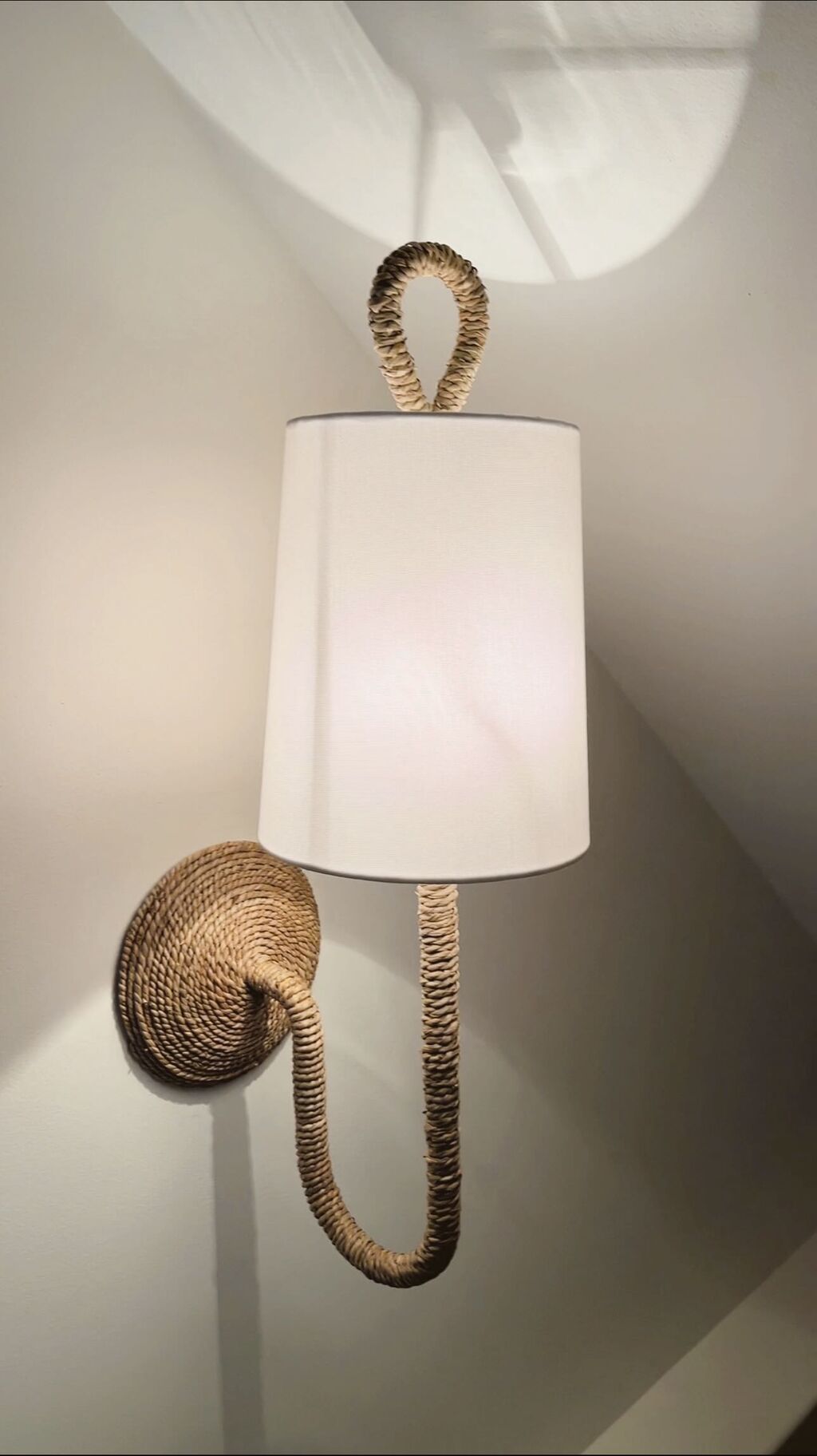 Amazon light wall 