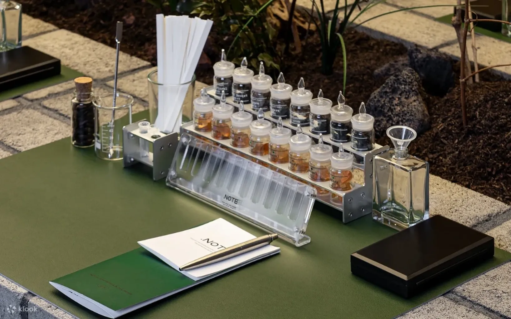 🌸 Hongdae Private Self-Perfume Making Class (.NOTE)