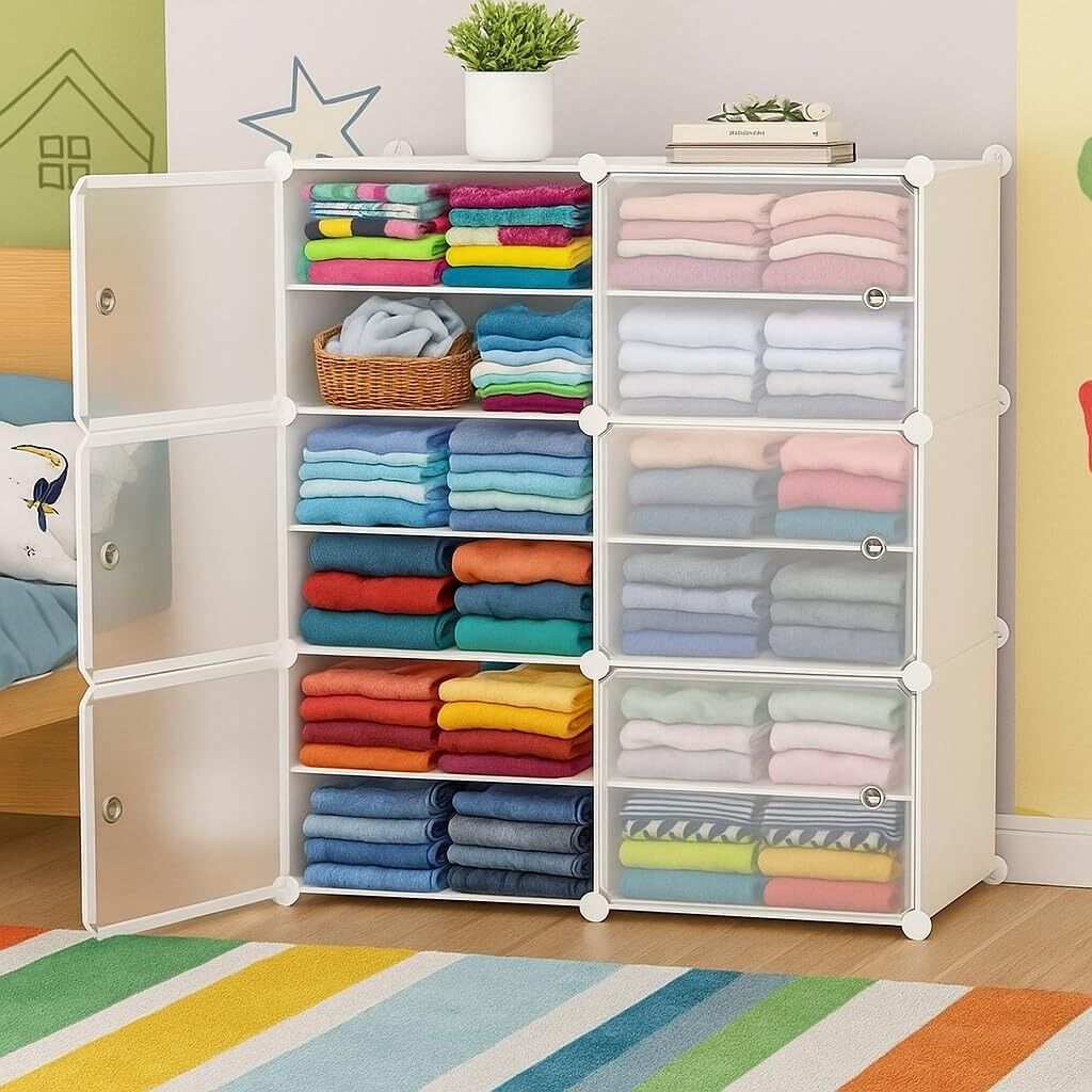 Collapsible wardrobe