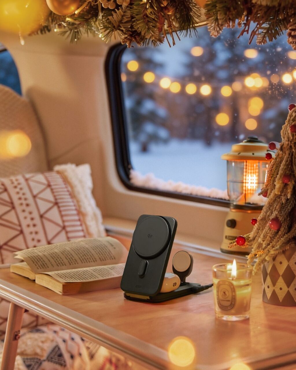 ESR CryoBoost Foldable 3-in-1 Magnetic Charging Station (25W) 