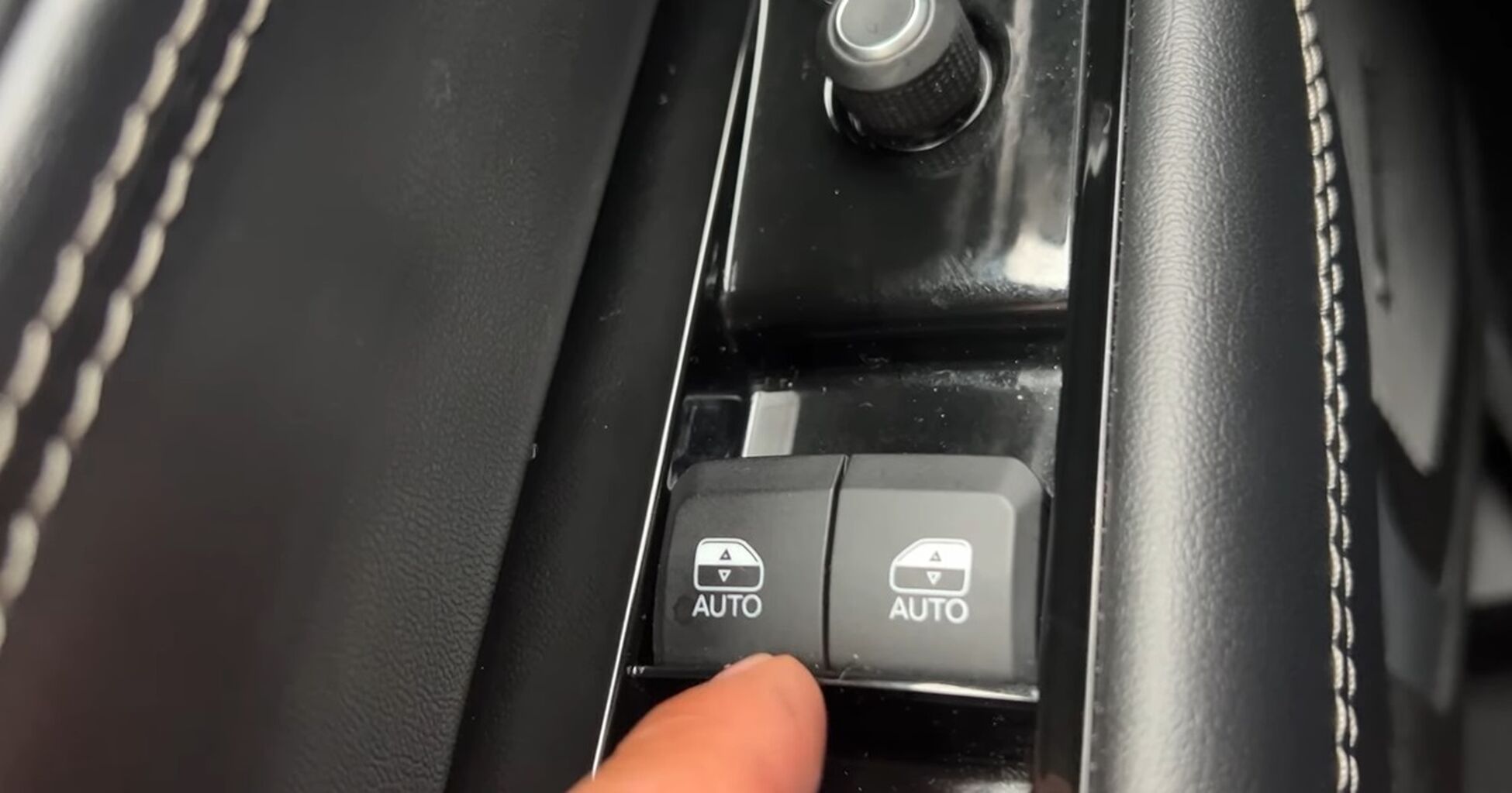 Close Car Windows Without the Key: A Handy Trick for Drivers