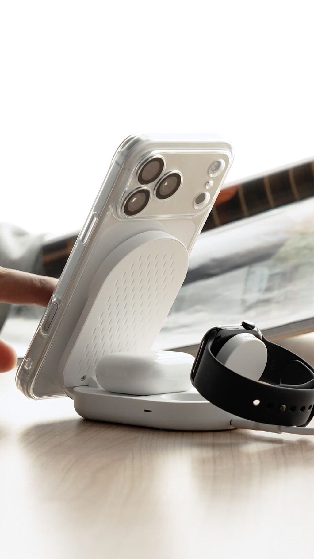 Qi2 25W 3-in-1 Magnetic Wireless Charging Folding Stand