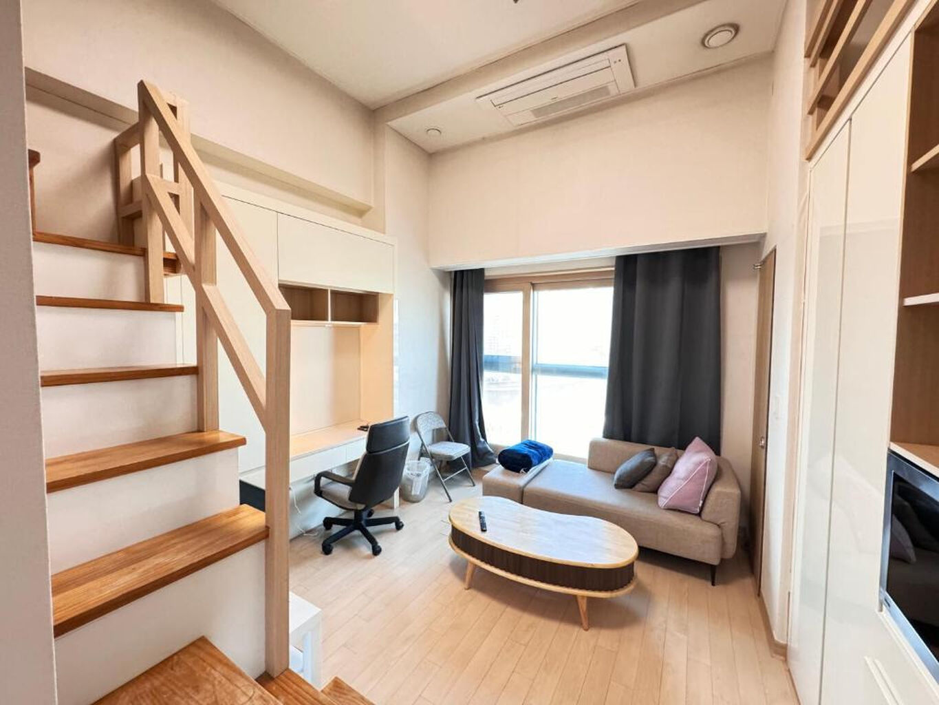 LOTTE WORLD LAKE VIEW LOFT