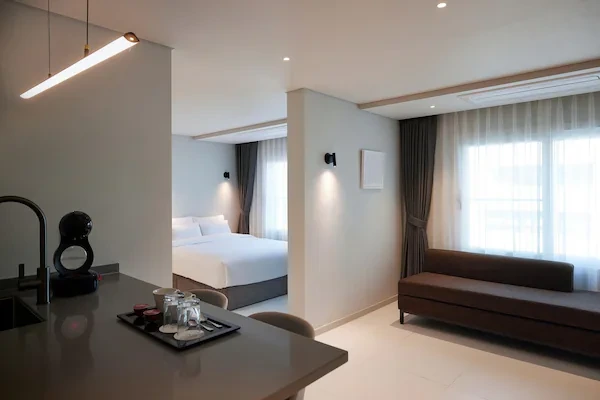 THE CONNOISSEUR Residence Hotel Yeouido 