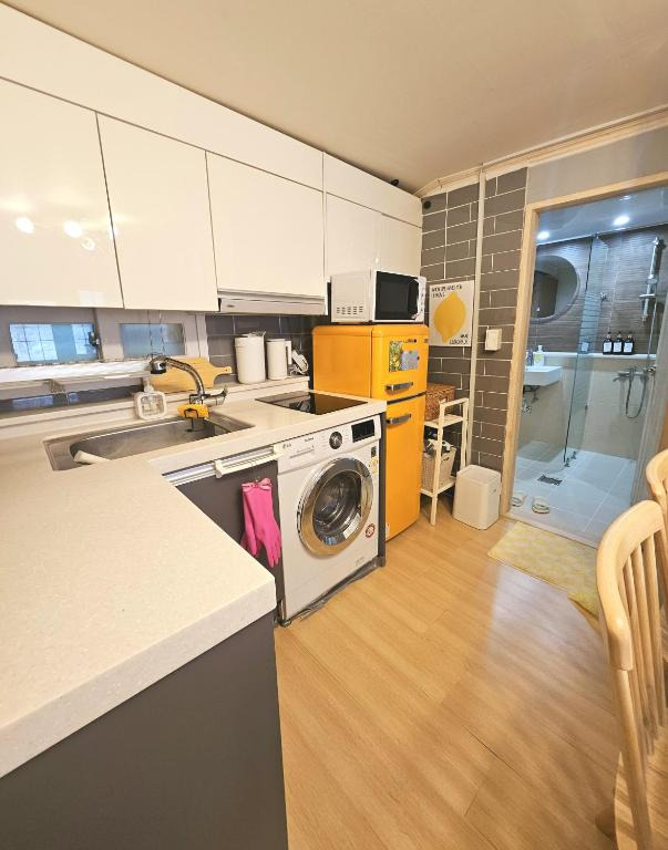Hongdae -홍대 Yellow Stay Guest House 3rooms