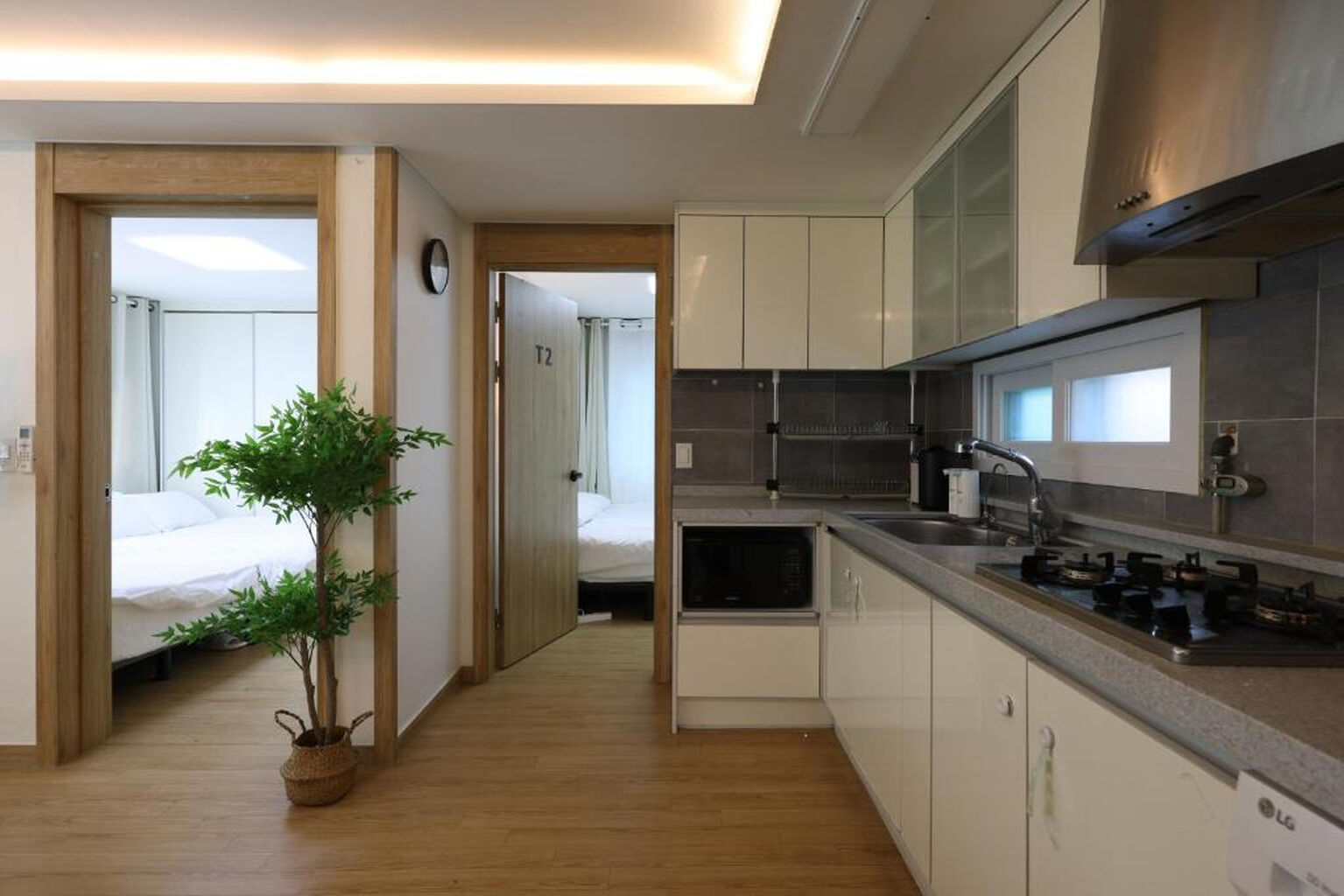 HONGDAE t HOUSE