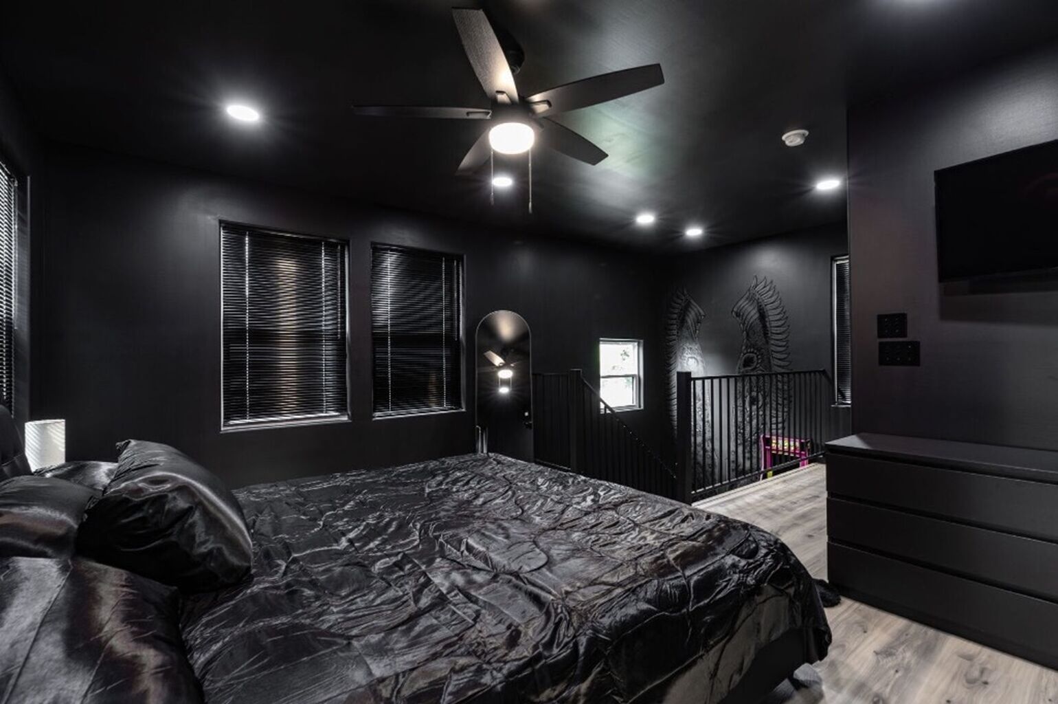 (VRBO) Black Beauty Bristol TN 