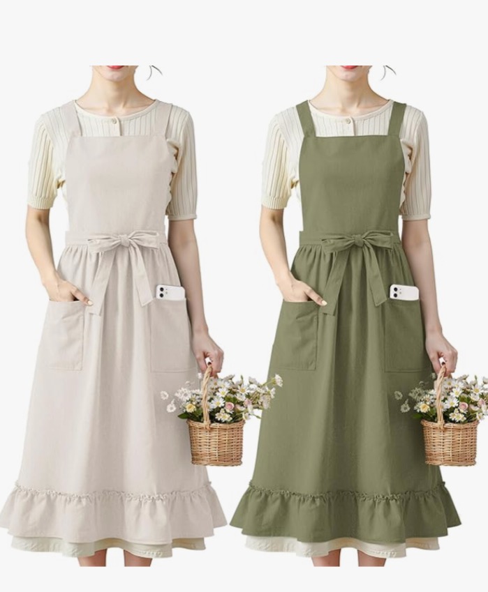 Set of 2 ruffled aprons (affiliate link)