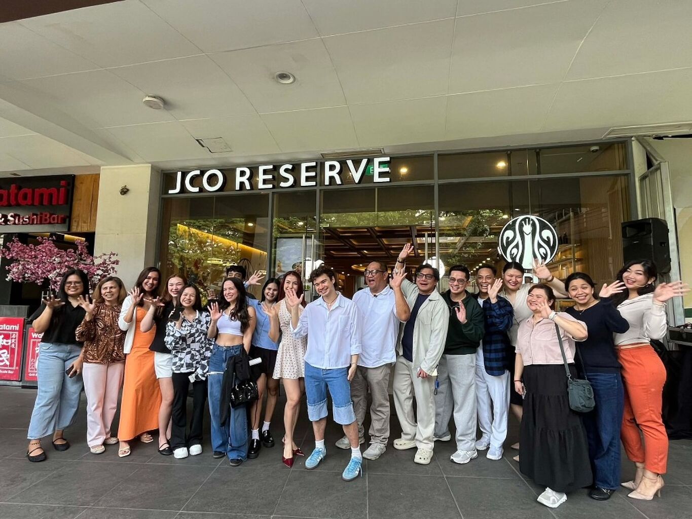 Reserve a moment of indulgence at VisMin&rsquo;s first J.CO reserve
