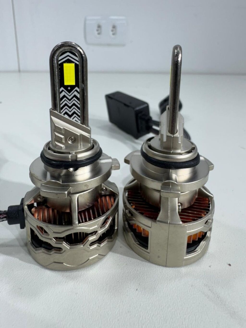 LED 200W 80000LM R$:349,00