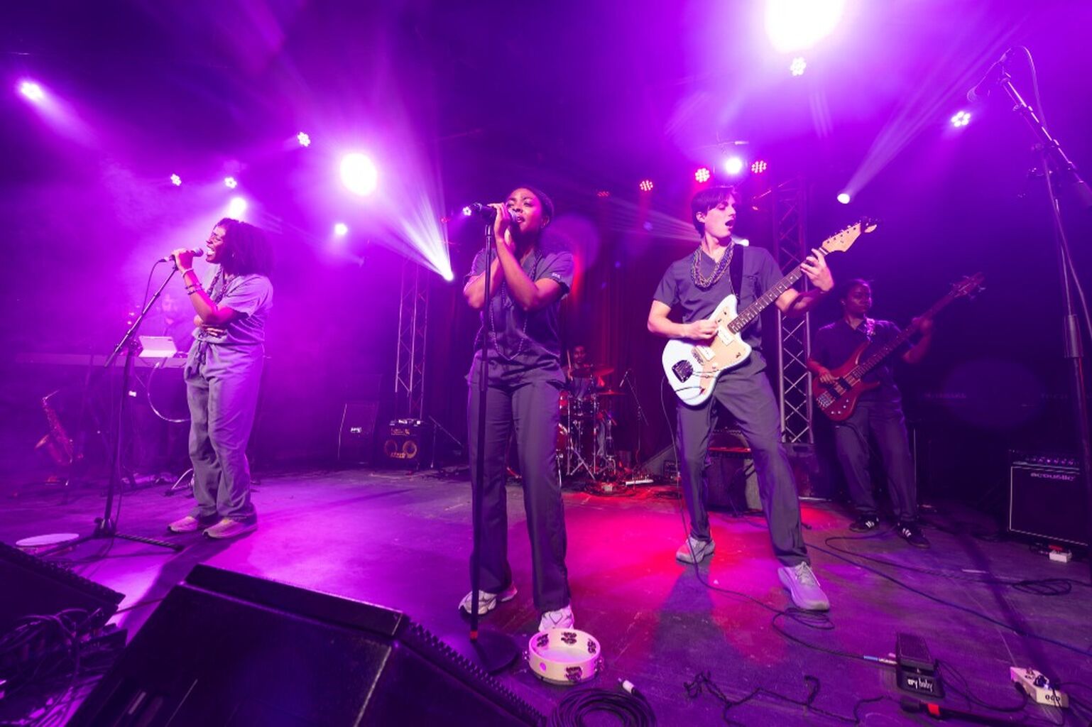 Hundreds cheer on bands at 5th annual Doc Rock