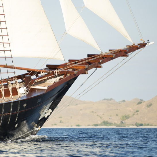 S/Y AMANDIRA: Available to Charter