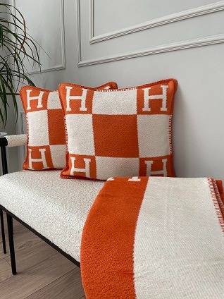 Luxury Blankets & Pillowcases