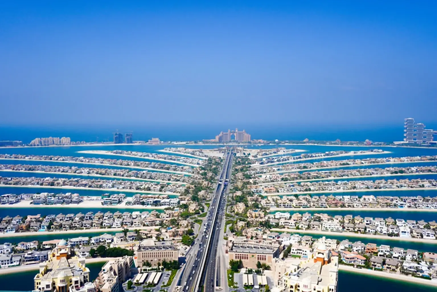 Explore top things to do in Palm Jumeirah Dubai -stunning man-made island