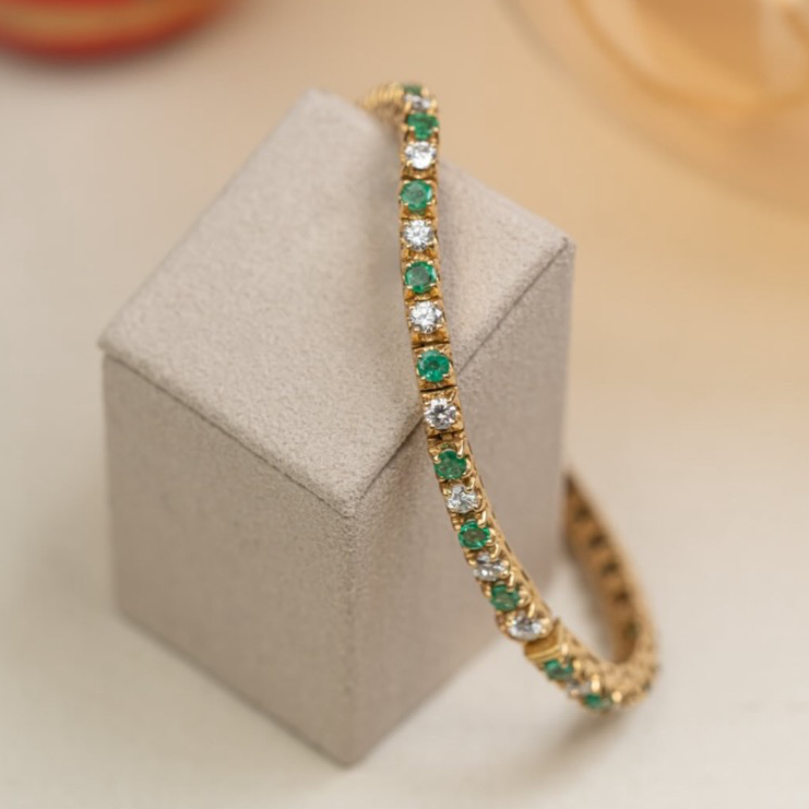 Yellow Gold Bracelet with Emeralds and Diamonds