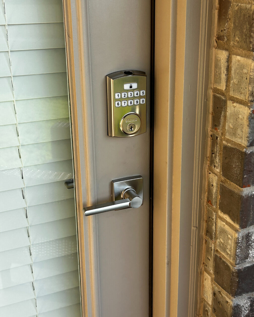 Brinks Electronic Fingerprint/Keypad Deadbolt