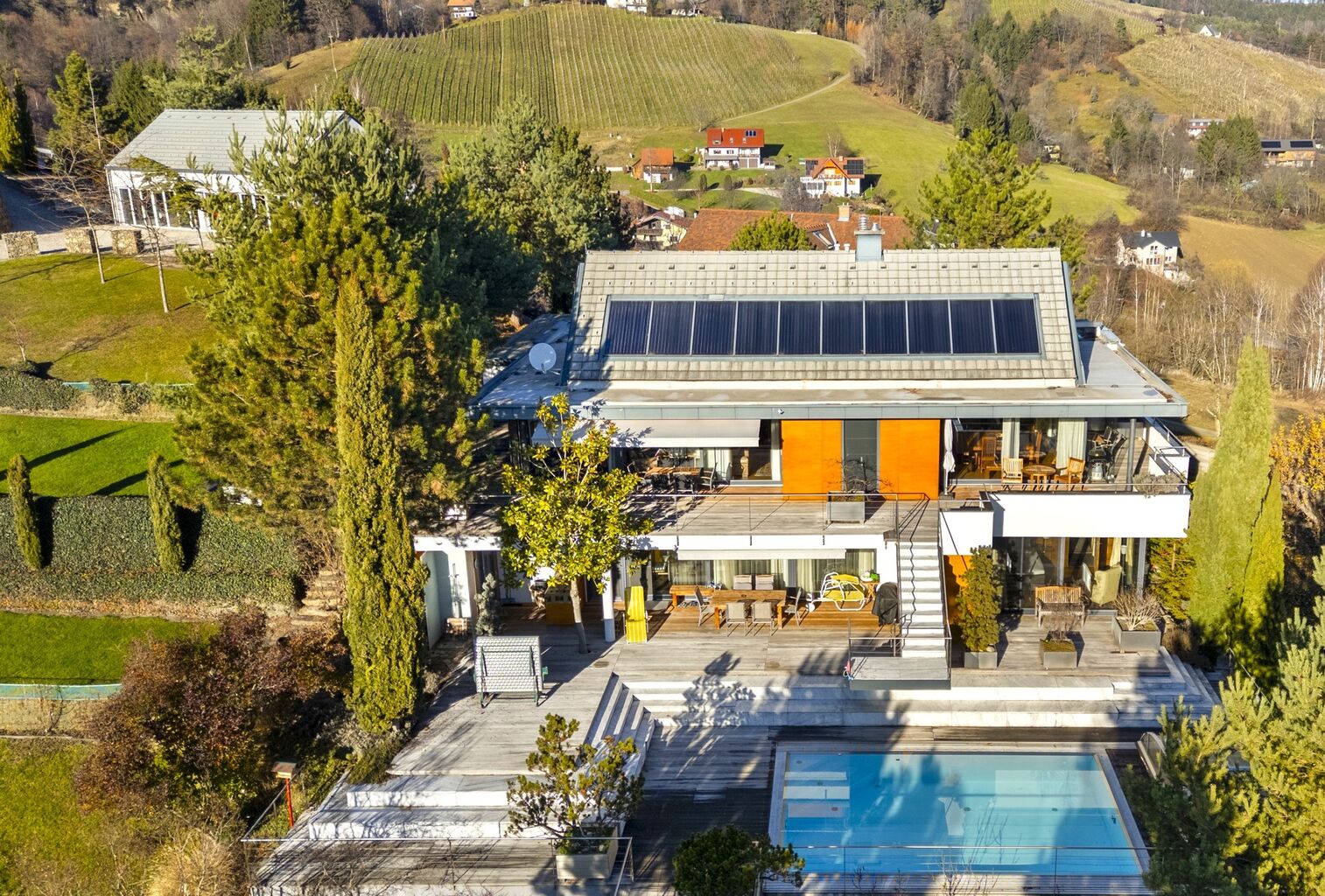 Exklusive Architektenvilla mit Weitblick und au&szlig;ergew&ouml;hnlichem Raumgef&uuml;hl
