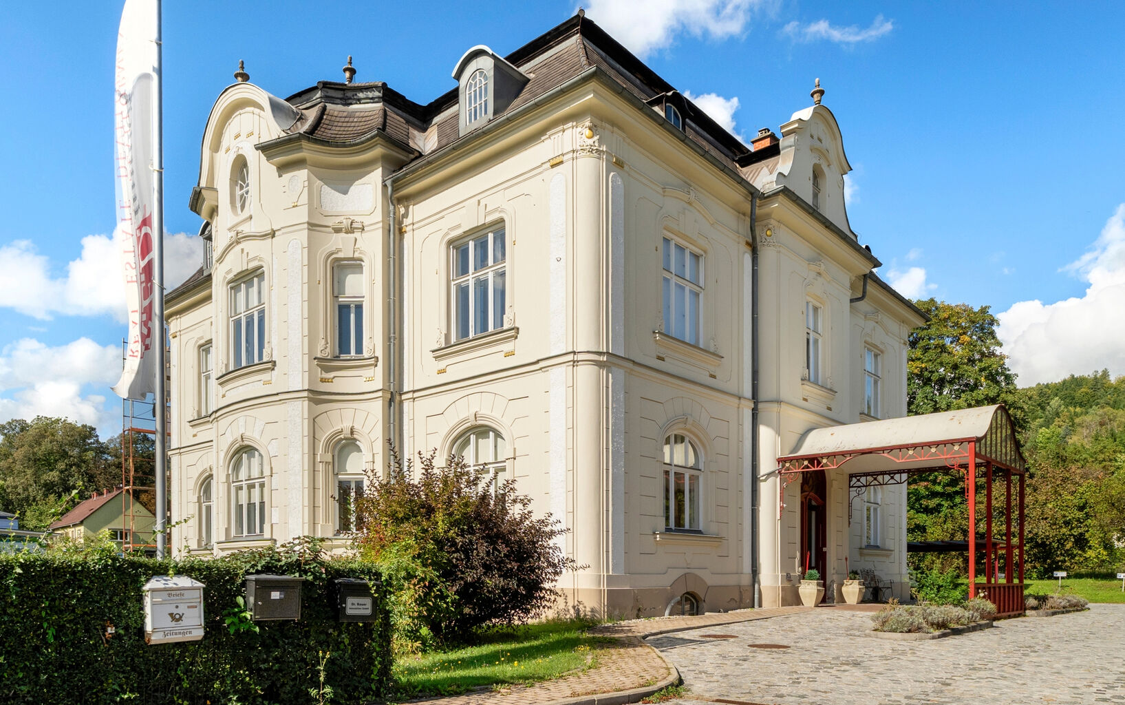 Repr&auml;sentative Villa &ndash; Privatresidenz und Business-Location der Extraklasse