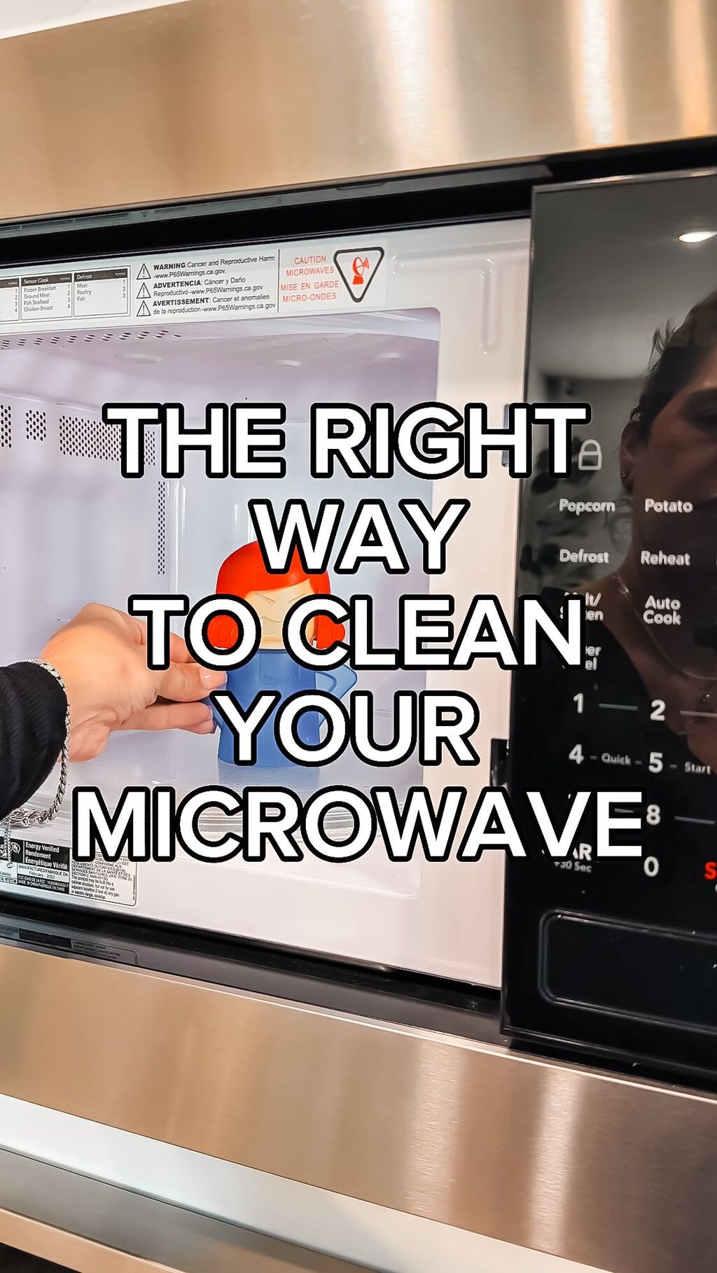 THE RIGHT WAY TO CLEAN YOUR MICROWAVE