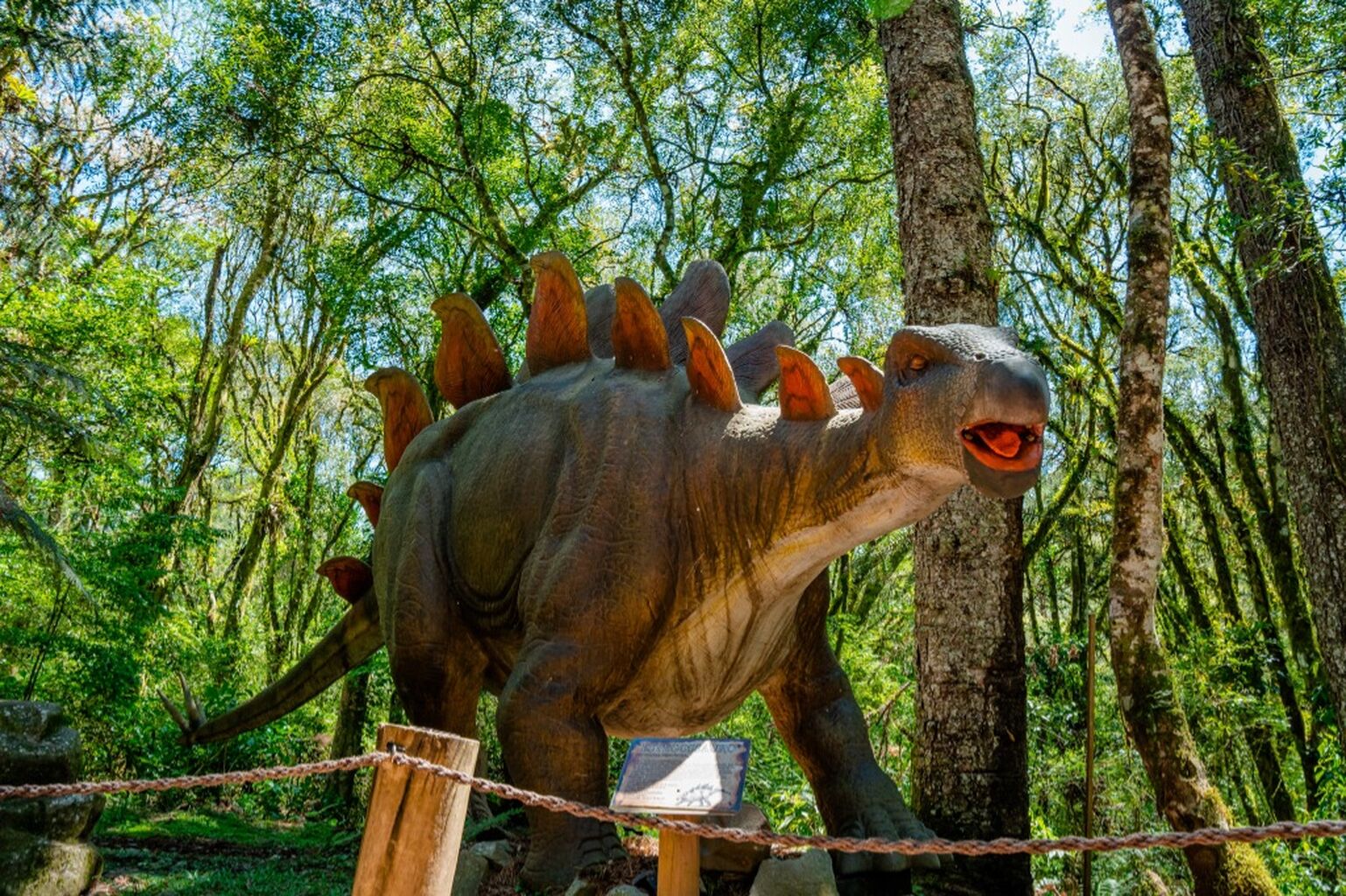 🎟️ Vale dos Dinossauros - Cupom OVIAJANTE com 30% de Desconto!