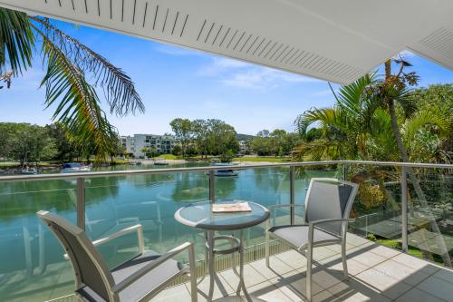 Luxury Dress Circle Riverside Spells Romance &amp; Unforgettable Escapes to Holiday Paradise
