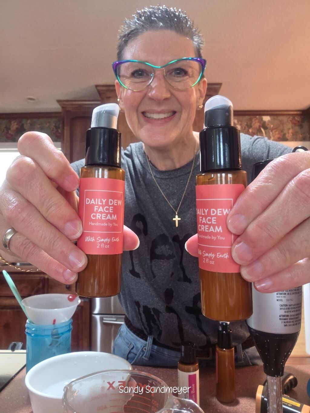 Simply Earth - Use code 𝗦𝗔𝗡𝗗𝗬𝟭𝟬 for 10% off your entire purchase 