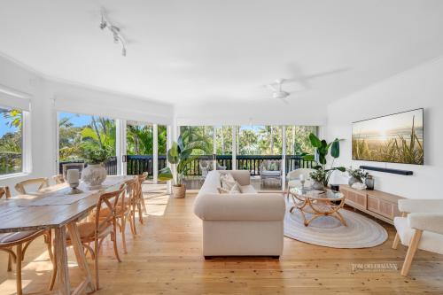Quintessential Beach House: Lashings of Charm
