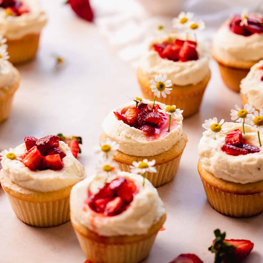 Fresh Strawberry and White Chocolate Cupcakes